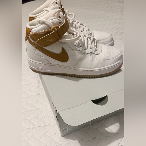 Nike White and Brown High-Tops - Picture 2 of 6